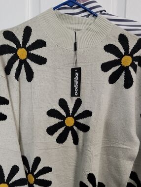 Zegaoo Cream Daisy Knit M Sweater - Floral Crewneck